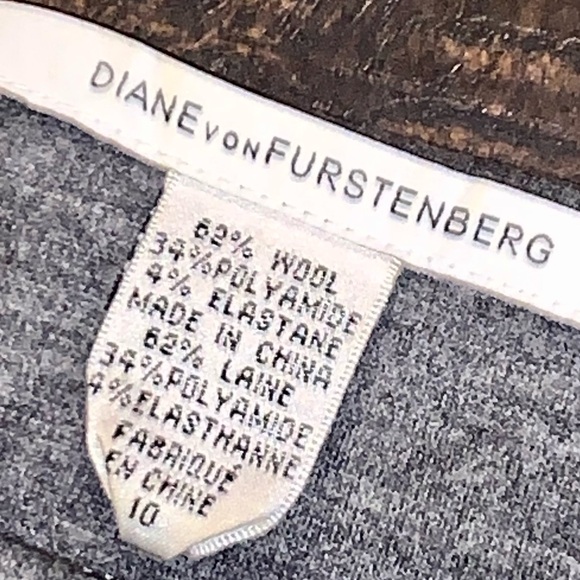 DIANE VON FURSTENBERG Side Zip, Hi-Neck, 1/2 Sleeve, Wool Blend Dress - Picture 5 of 5